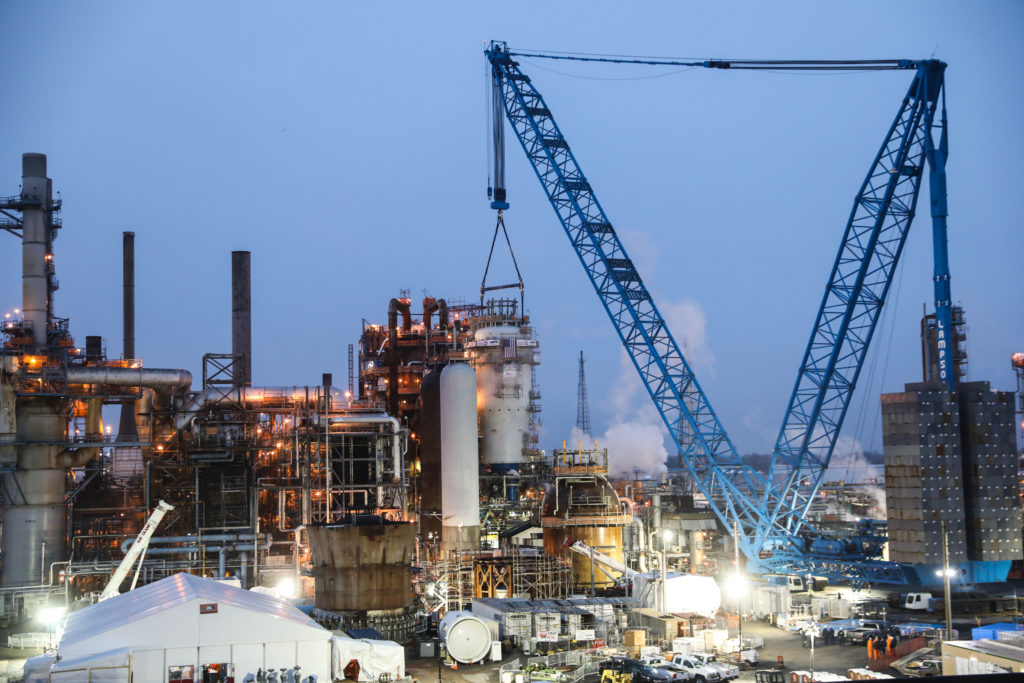 Cranes for Construction Companies in Houston Lampson International